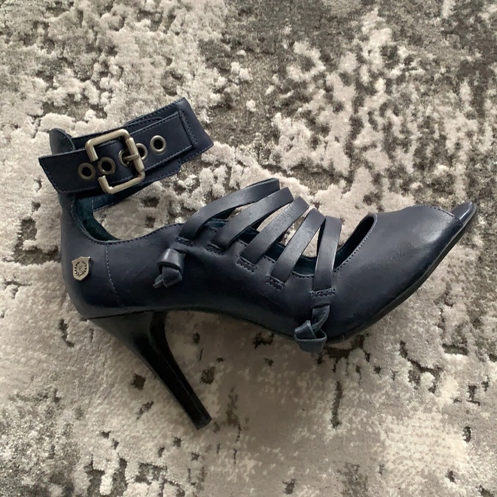 Colcci Midnight Blue sandals